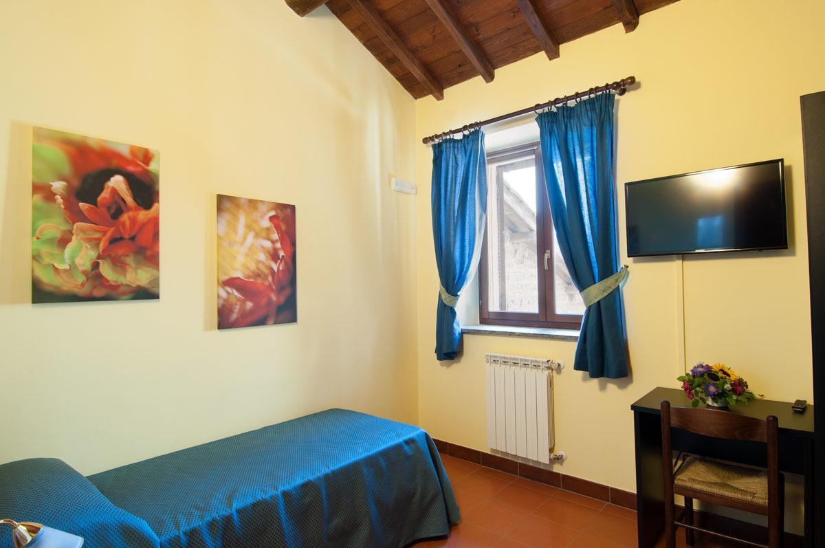 Hotel Capranica Exterior photo